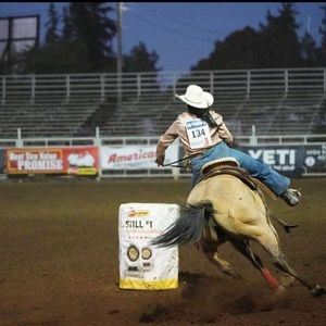 Meet your Posher, Carlee